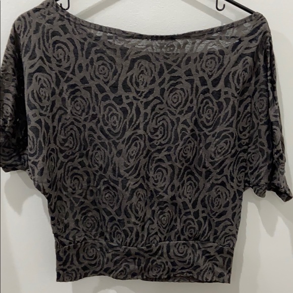 Rose print dark gray blouse - Picture 3 of 3